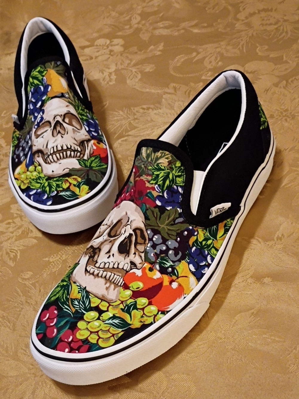 VANS Slip-On in Black with Colorful Skull & Fruit Print Men's 11.5 Women's 13.0